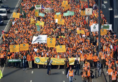 15.000 Menschen des ländlichen Raums sind gekommen, um gegen die Verbotspolitik zu demonstrieren